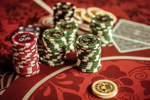 Free spins feature in Galactic Gems