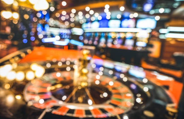 Free spins feature with multipliers